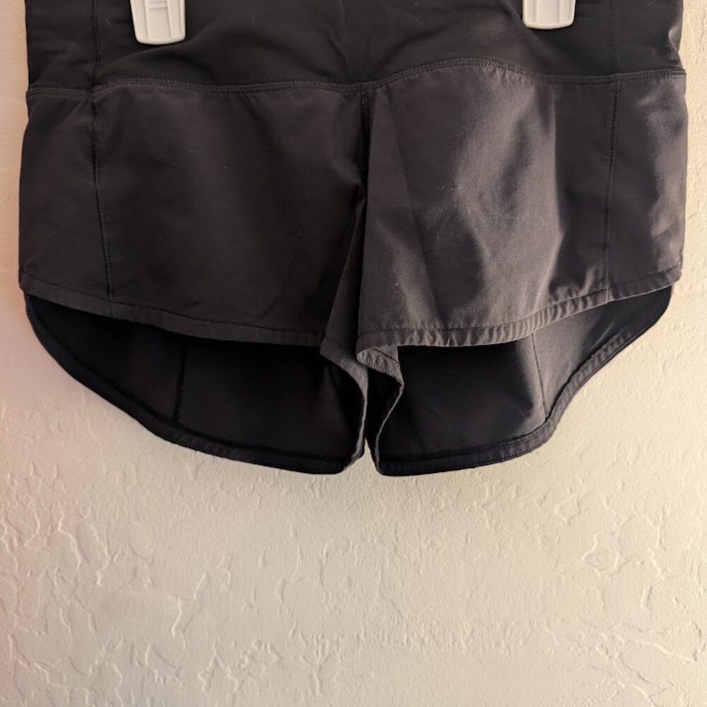 Lululemon Speed Up Low-Rise Lined Short 2.5", Sz 4, Color - Black